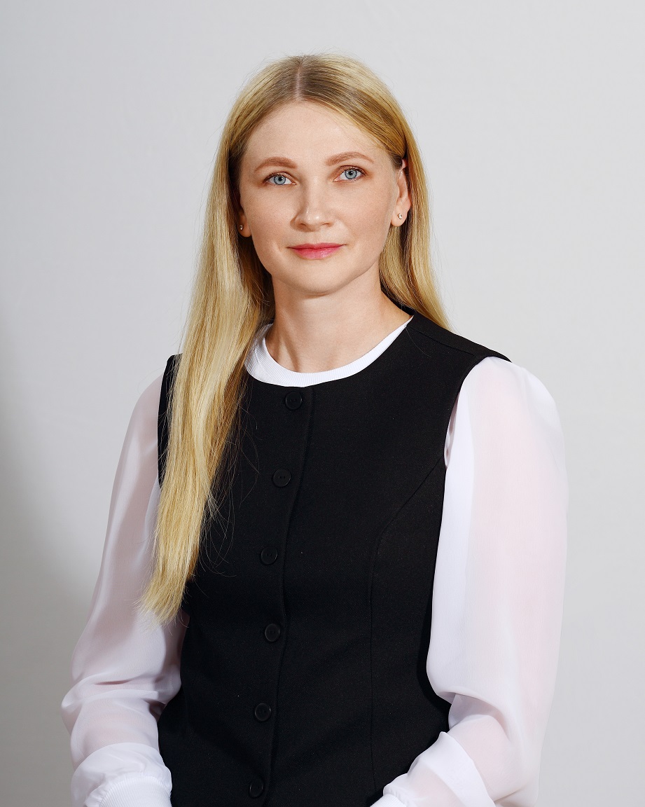 Сваровская Елена Сергеевна.